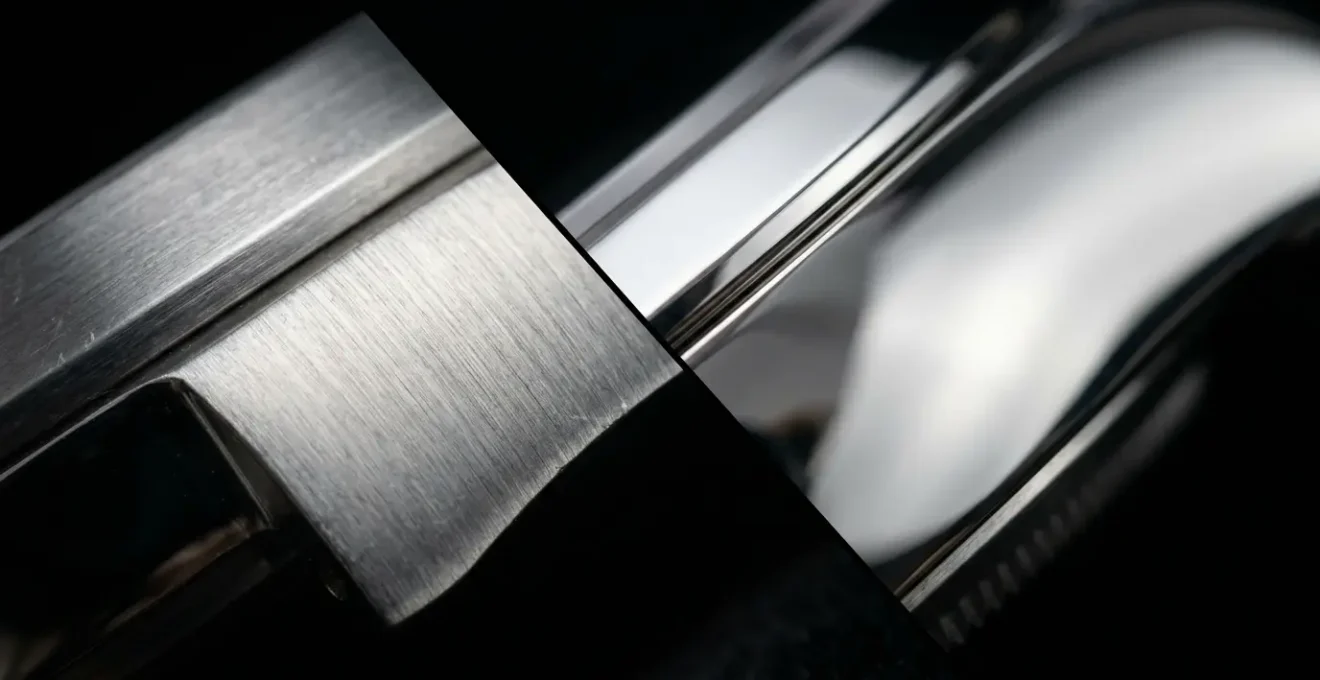 Comparaison entre finitions acier 316L et 904L dans l'horlogerie de luxe avec détails polissage et alternance poli-brossé